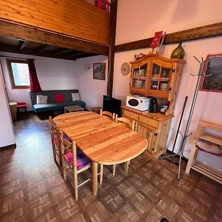 Mitoyen Au Coeur Des Angles, Proche Pistes Et Commerces, 2 Ch, Mezzanine, Balcon - Fr-1-593-98 Chalet